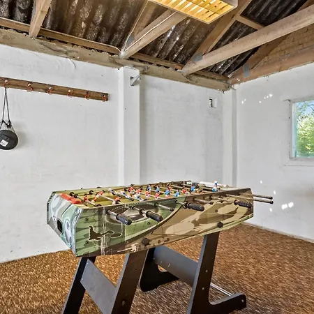 Дом отдыха In With Sauna