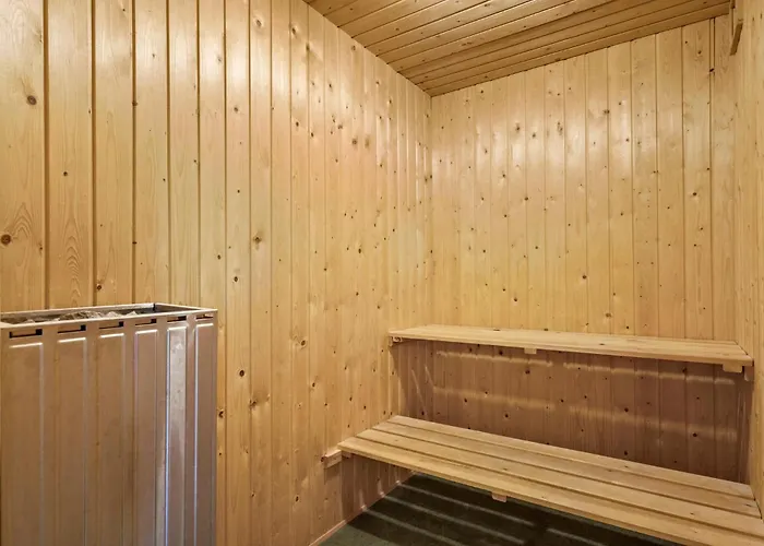 In With Sauna Tim